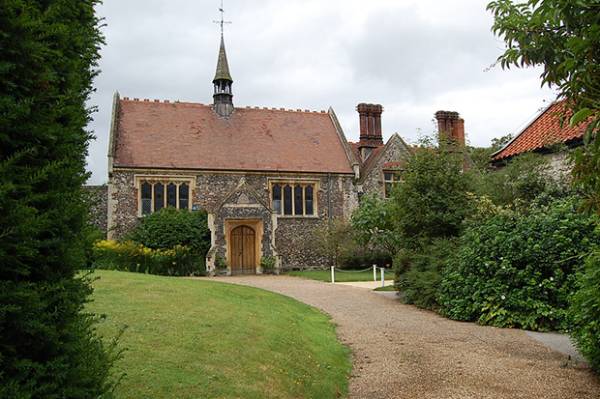 6 Sekolah Tertua Di Dunia, Ada Yang Masih Beroperasi Hingga Saat Ini 6 5. Thetford Grammar School Norfolk Inggris