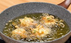 Bikin Bakwan yang Krispi Ternyata Bukan Pakai Tepung Terigu Saja, Tambahkan 2 Bahan ini 4 bakwan sayur renyah 4 250x150 1