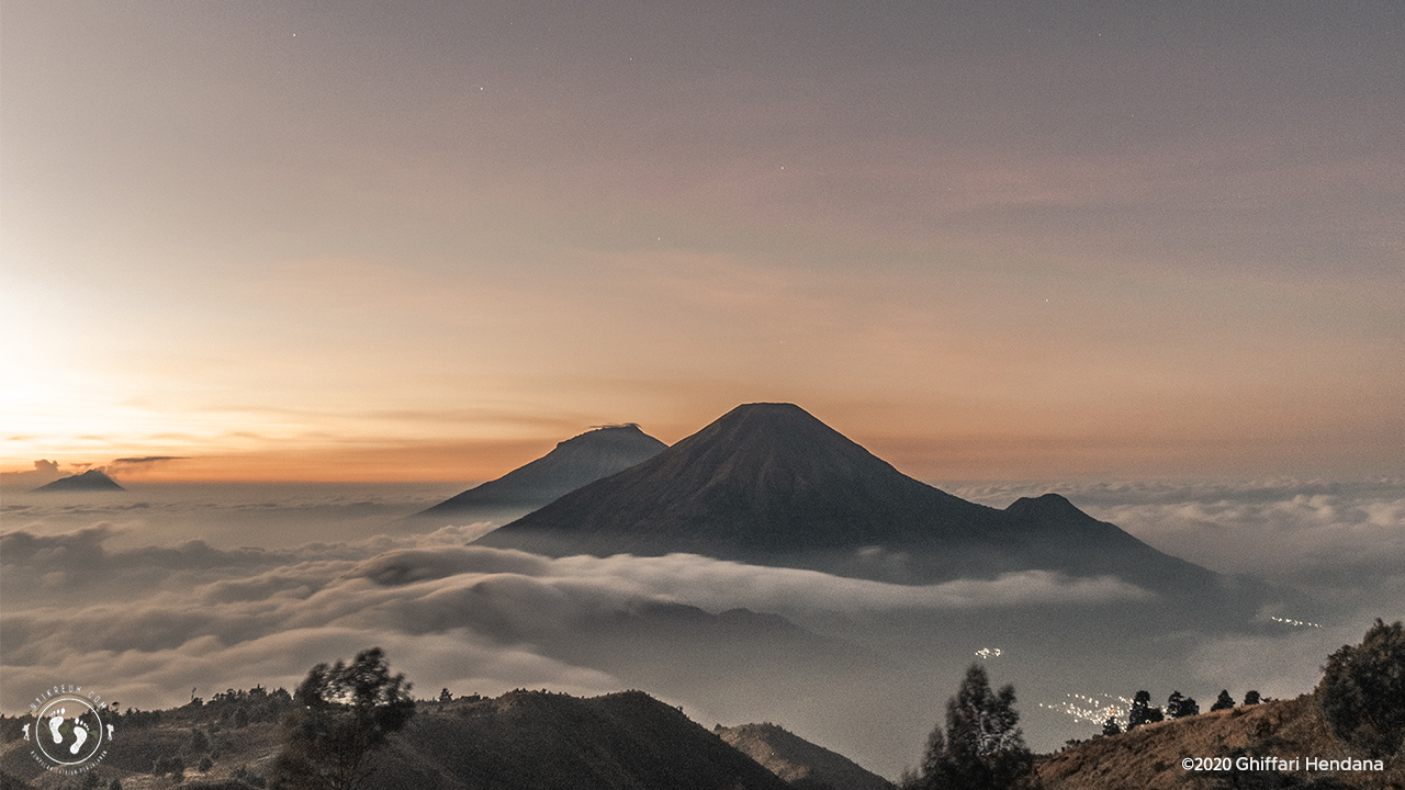 Sunrise di Gunung Prau