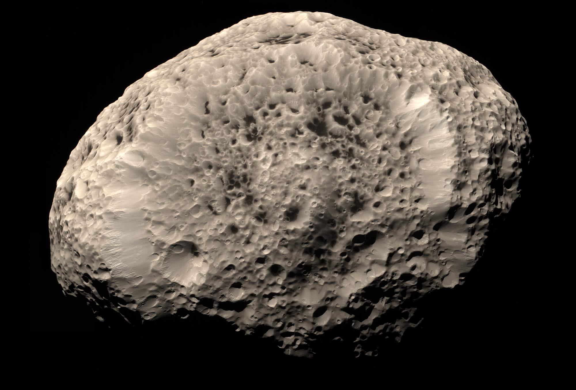 Ini Dia 13 Objek Aneh Yang Pernah Ditemukan di Luar Angkasa 9 image 2232 1e Hyperion