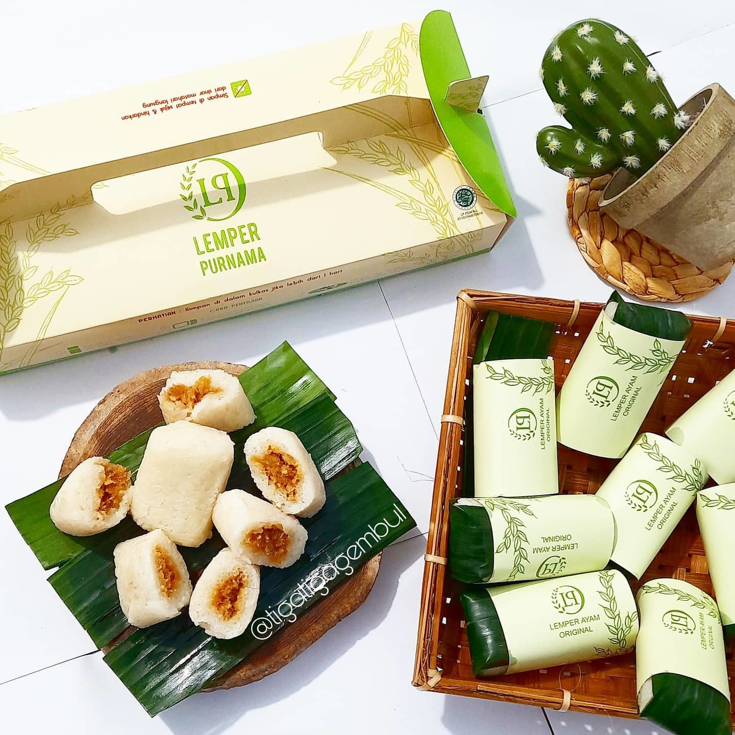 5 Tempat Kuliner Otentik di Bandung Versi Taste Atlas, Wajib Kamu Coba! 2 lemper purnama