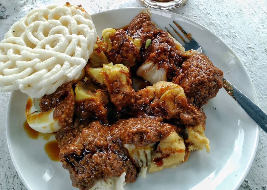 5 Tempat Kuliner Otentik di Bandung Versi Taste Atlas, Wajib Kamu Coba! 4 picture 1563417674