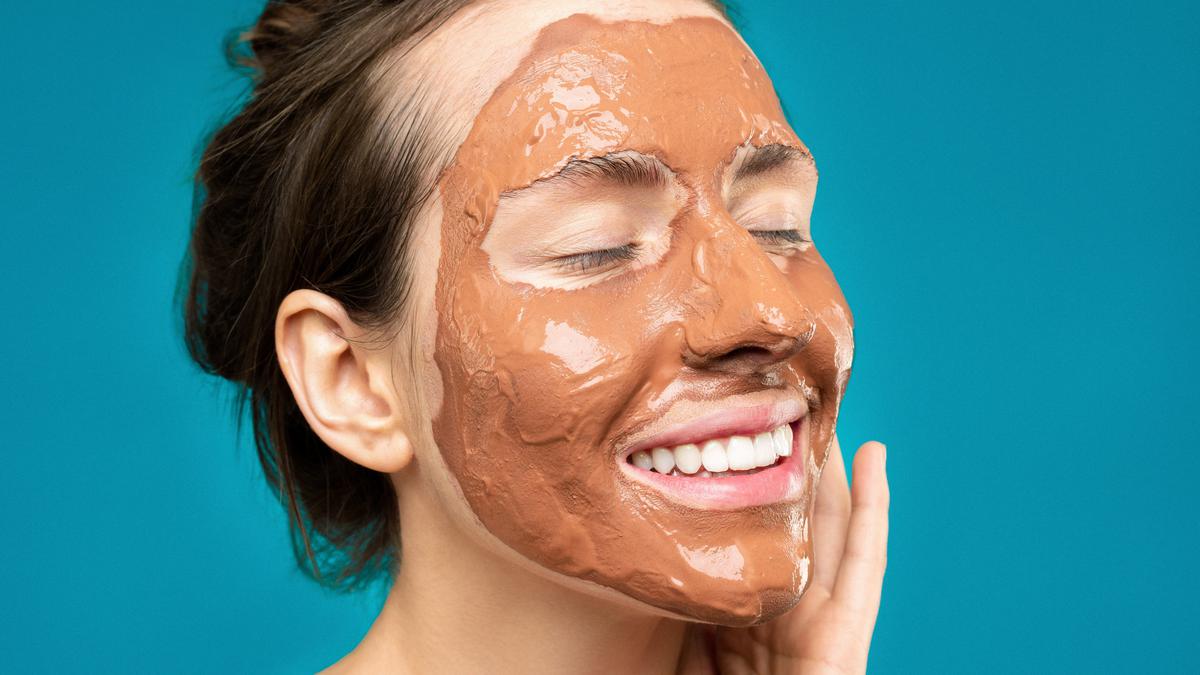 034720000 1588589340 woman with clay mask on face 3762642