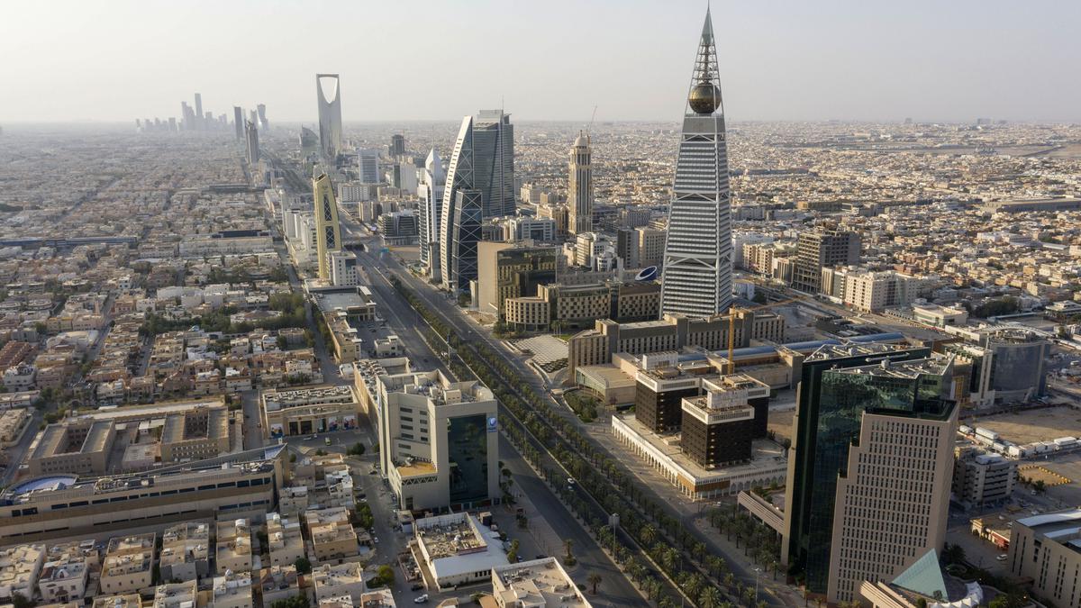 011690000 1590380445 20200524 Wajah Sunyi Jalanan di Kota Riyadh pada Momen Idul Fitri AFP 2