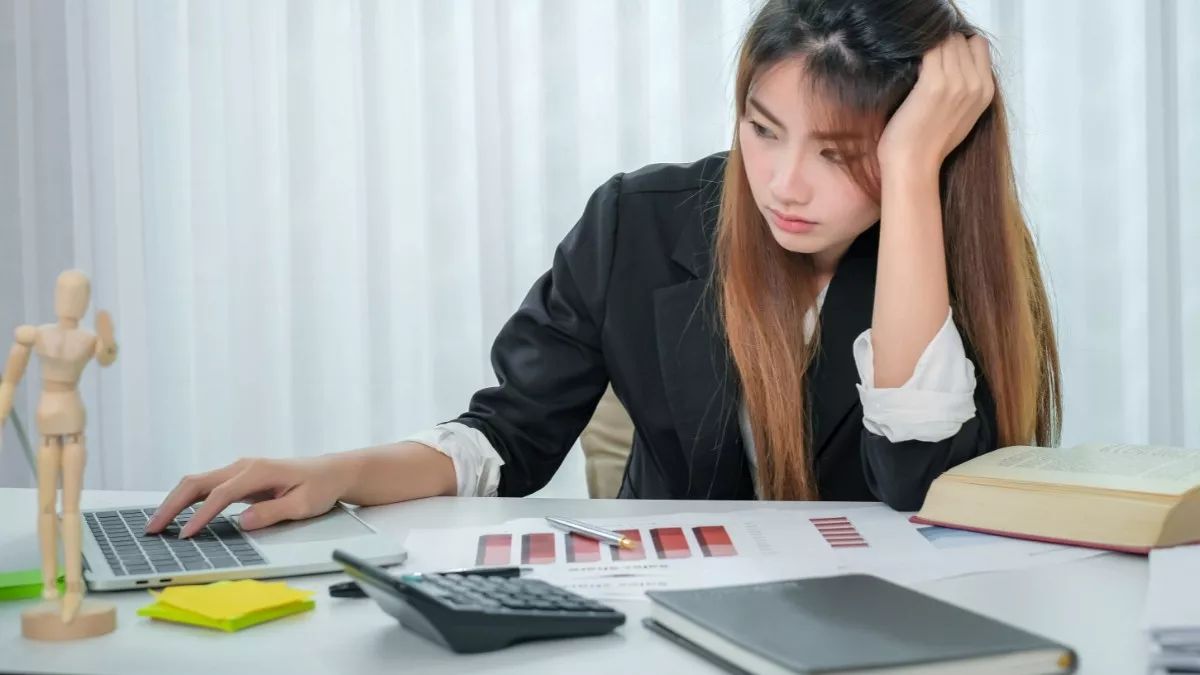 098739300 1637207180 Tanda Tanda Karyawan Mengalami Demotivasi Kerja