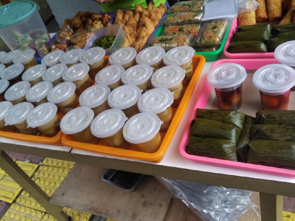 4 Rekomendasi Ide Usaha Kuliner selama Bulan Puasa, Auto Cuan Tiap Hari! 3 1648699040121 menu takjil