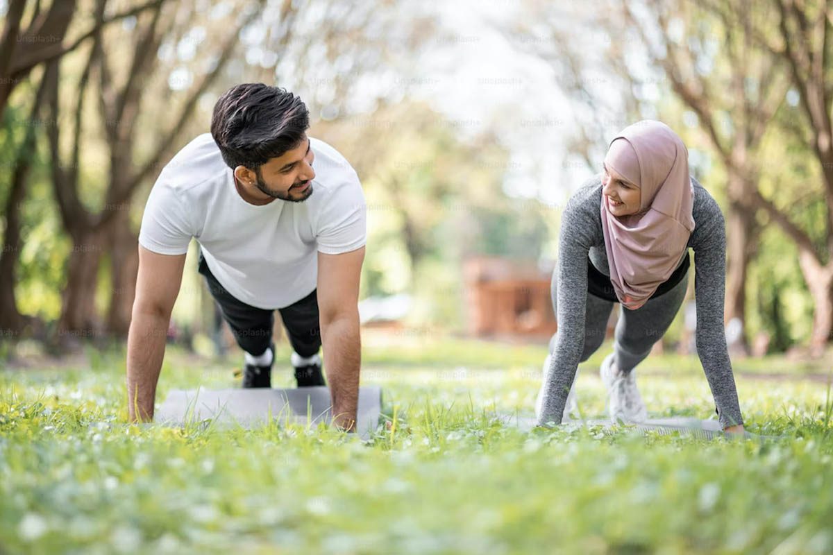 5 Tips Menjaga Berat Badan Tetap Stabil Saat Sedang Berpuasa 5 B300529 Cover Olahraga Ringan saat Berpuasa