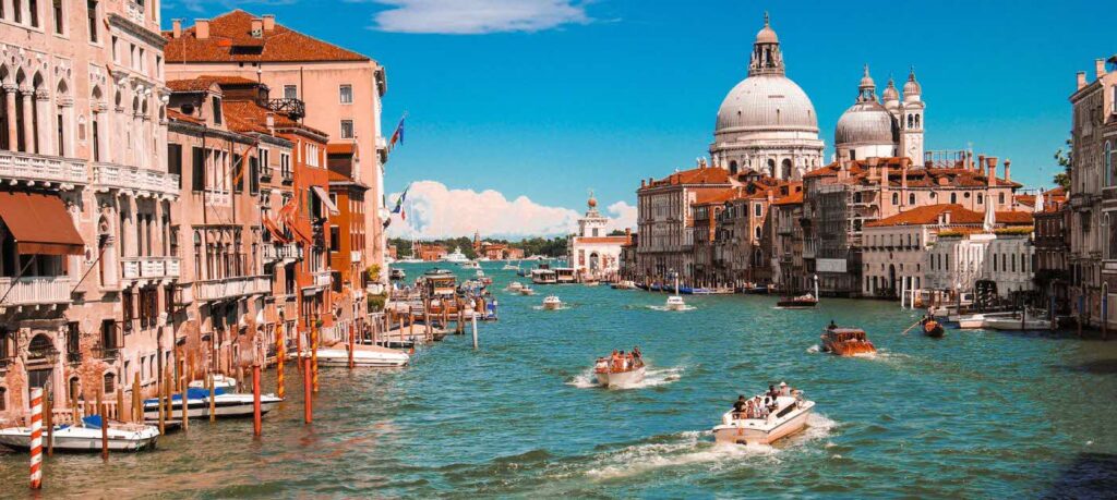 9 Wisata Italia yang Menjadi Surganya Para Pencinta Seni 1404x630 1