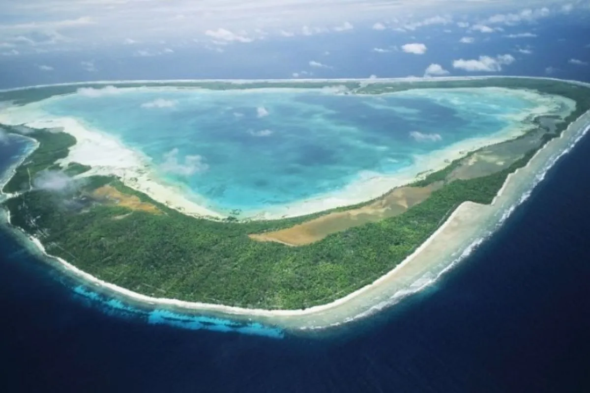 8 Pulau 'Rahasia' dan Terindah di Dunia Tapi Jarang Dijamah Orang 6 Kiribati.jpg