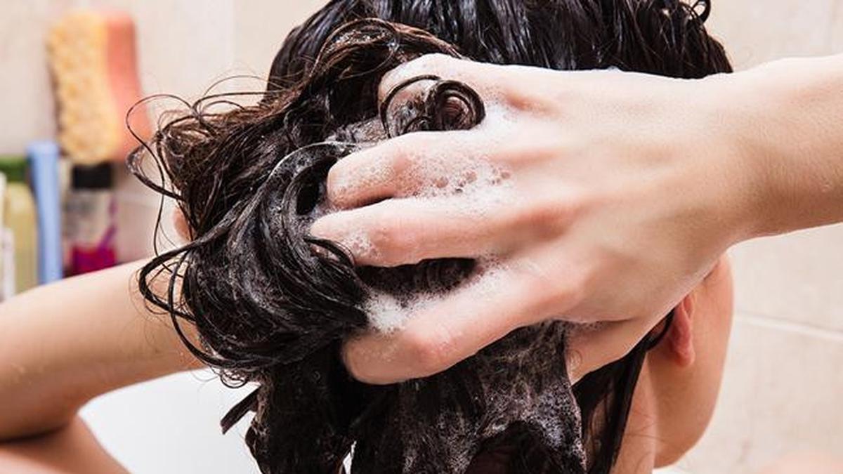 7 Tips Merawat Rambut Bewarna, Agar Lebih Sehat Serta Tahan Lama! 2 096633900 1552373408 Rambut