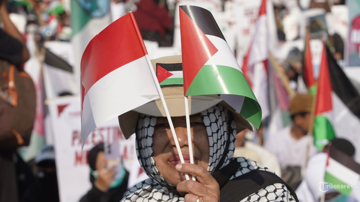 Ternyata 5 Langkah Kecil Ini Bisa Bantu Palestina Lho! 6 aksi bela palestina kepung kedubes as 20231028 101625