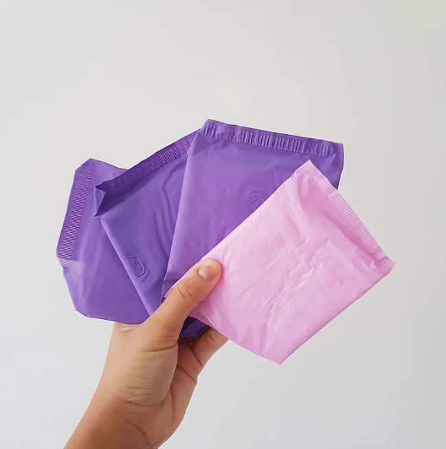 Saat Sedang Menstruasi, Kapan Sih Waktu yang Tepat untuk Ganti Pembalut? 4 pembalut