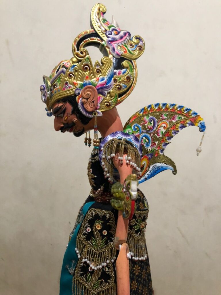 Mengenal Asal-Usul Wayang Golek: Warisan Budaya Indonesia Dari Jawa Barat! 5 9e8ebfe2e78099e36a4c559622007ce7