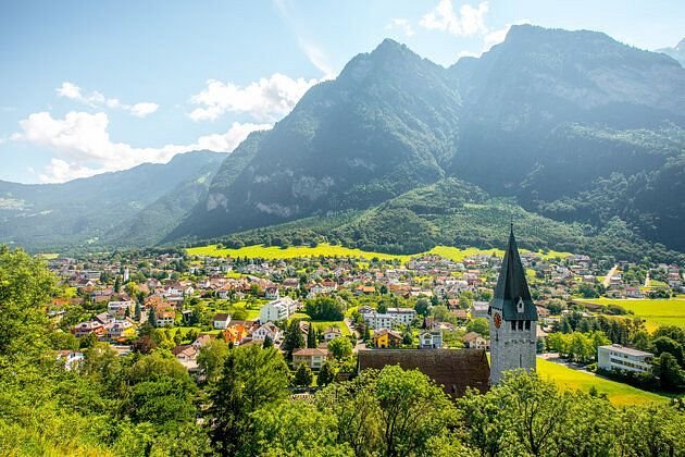 10 Daftar Negara Memiliki IQ Tertinggi di Dunia 10 liechtenstein is a 25km