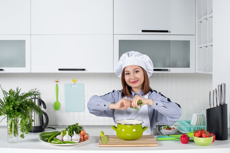 Gampang Dibuat dan Menyehatkan! 5 Camilan yang Bisa Bantu Turunkan Berat Badan! 2 positive chef fresh vegetables with cooking equipment adding green into pot white kitchen 140725 114148