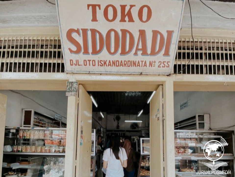 Wajib Kamu Coba! 6 Rekomendasi Toko Roti Legendaris 7 WhatsApp Image 2021 05 20 at 18.17.18