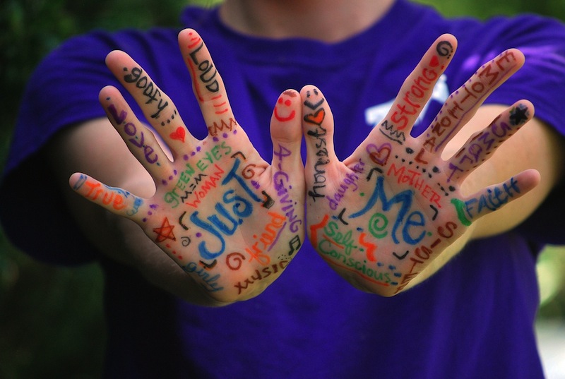 Diperingati 13 Agustus: Ini Dia Fakta Menarik Hari Kidal Sedunia dan Cara Merayakannya! 4 hands 423794 1280