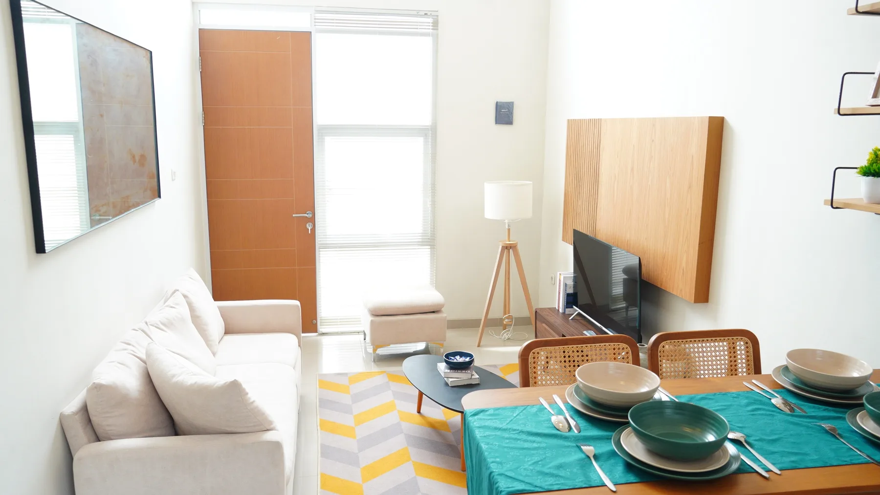 Bikin Tagihan Berkurang! 5 Tips Menghemat Listrik untuk Anak Kos 2 kosmetik interior jpg