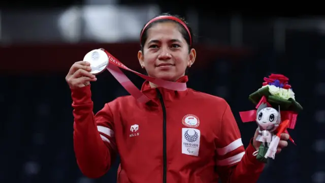 Leani Ratri Oktila: Ratu Parabadminton Indonesia Raih Medali Emas & Silver di Paralimpiade 2024 4 120399632 gettyimages 1338366516.jpg