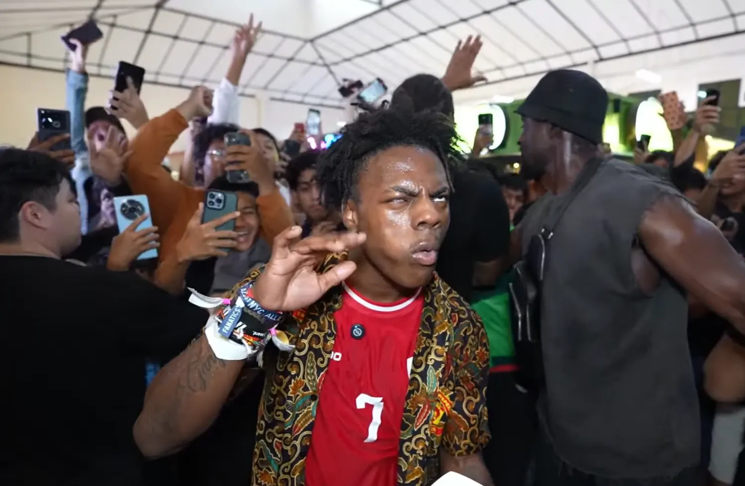 Viral! IShowSpeed YouTuber AS Mengunjungi Indonesia 3 large mengapa ishowspeed viral hingga datang ke indonesia DbgN4X7bmt