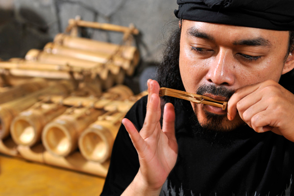 Karinding Alat Musik Tradisional Sunda yang Hampir Terlupakan 3 34f83d3b6003640edb9ea74477315bd0
