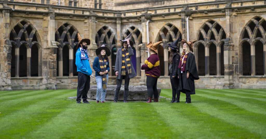 10 Mata Kuliah Unik yang Ada di Berbagai Kampus Dunia! 2 HP Society WEB 72 2022 09 14 112243 pbyn