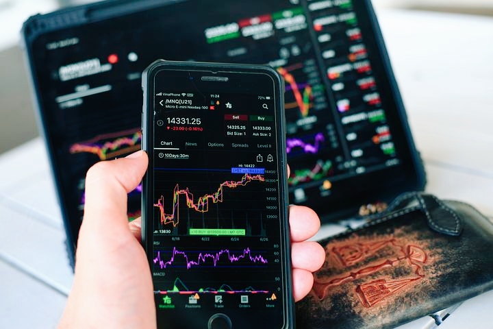 Emas vs Saham: Pilihan Investasi Cerdas untuk Gen Z, Mana yang Lebih Menguntungkan? 3 IMG 20221216 135907