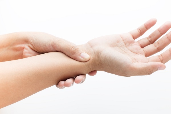 Gejala Stroke yang Harus Diwaspadai: Kenali Tanda Awal Stroke untuk Penanganan Lebih Cepat 4 mati rasa