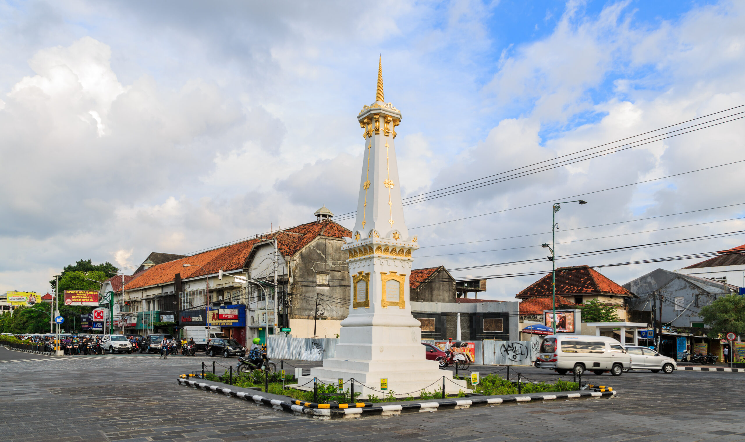Yogyakarta Indonesia Tugu Yogyakarta 02 scaled