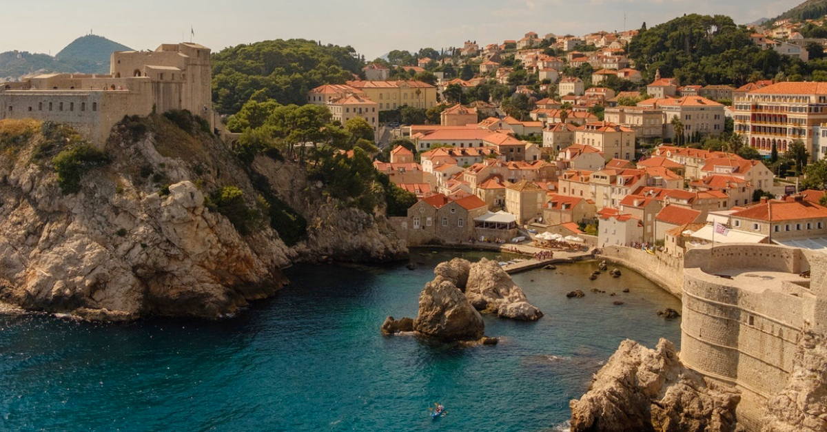 Hidup Warganya Terjamin, 10 Negara Ini Memiliki Tarif PPN Tertinggi di Dunia 6 5c5cf92c1f550186475900