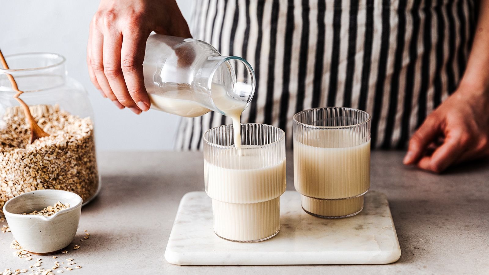 apakah-kamu-minum-susu-saat-sahur-inilah-manfaatnya-madingmu