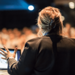 5 Trick Jago Public Speaking 5 Focus More on Topic