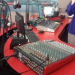 Anak Muda Zaman Sekarang Masih Dengerin Radio Nggak Sih? 5 madingmu