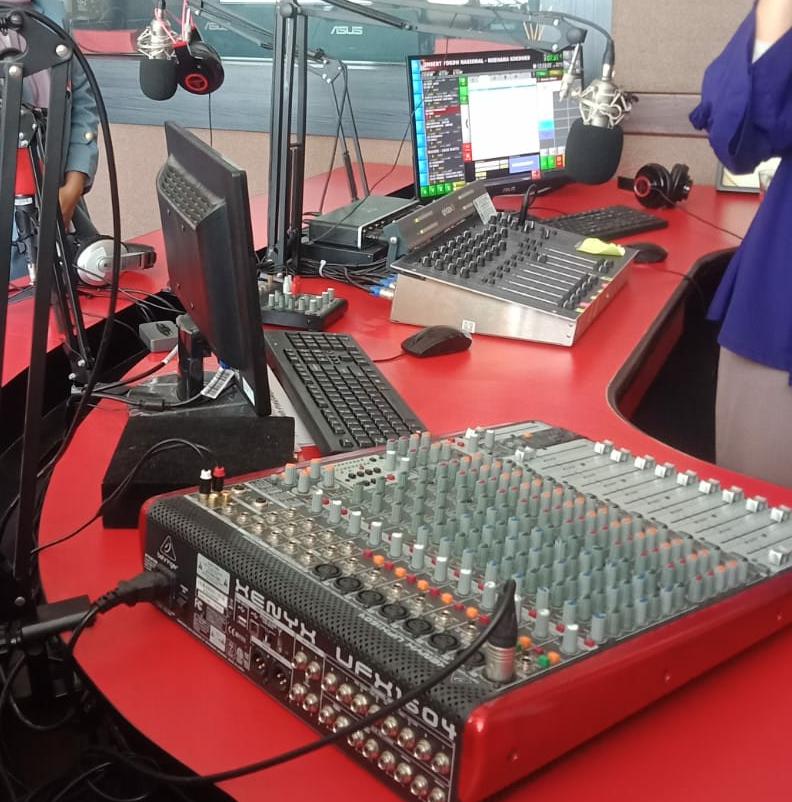 Anak Muda Zaman Sekarang Masih Dengerin Radio Nggak Sih? 1 madingmu