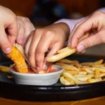 Makan Gorengan Saat Buka Puasa, Boleh Nggak Sih? 5 makan gorengan