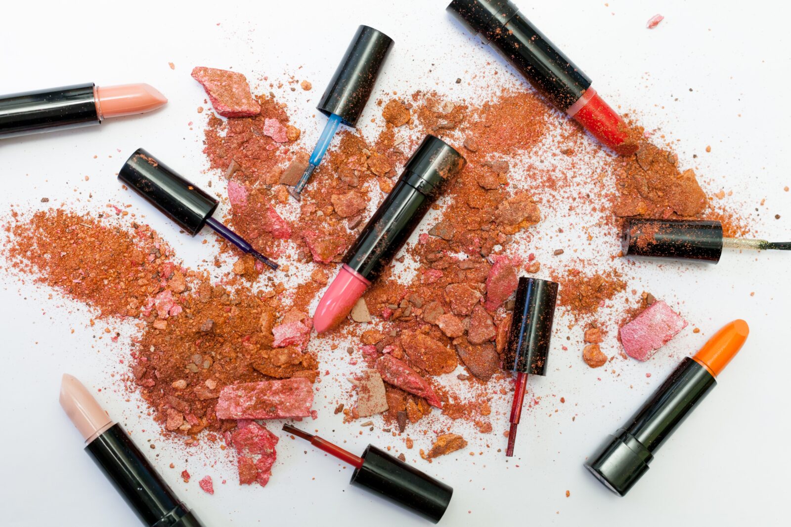 Jangan Sampe Salah Pakai! Ini Dia Jenis dan Manfaat Lipstik Yang Cocok Untuk Remaja 1 pexels dan cristian paduret 1377034