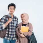 Buruan Pendaftaran Beasiswa LPDP ke Tiongkok Diperpanjang hingga 9 Juli 2023 5 20230614130548 fpdl.in portrait happy college friend carrying bag book isolated white 8595 19348 large