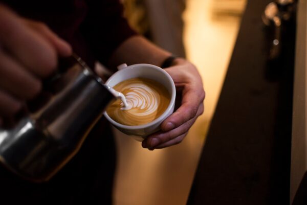 20230618063353 fpdl.in close up hands barista making late art 110348 27 large