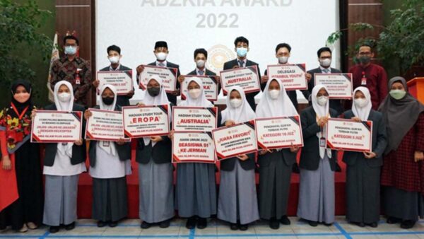 SMA Islam Plus Adzakia