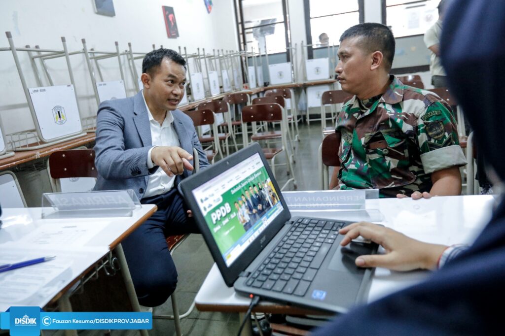 Hari Pertama, Pendaftar Tahap 1 PPDB Jabar Tembus 57.859 Orang - Madingmu