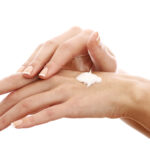 Tips Merawat Kulit Kering Dengan Cara Sederhana 5 beautiful hands with cream