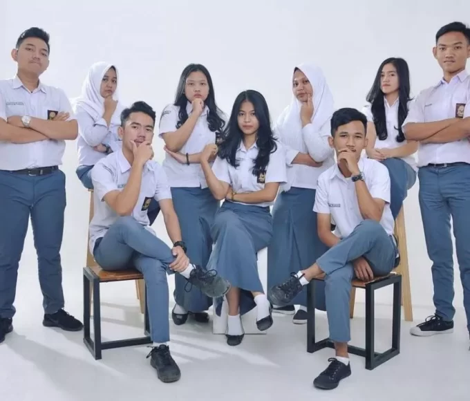 gambar anak SMA 1024x739.jpg