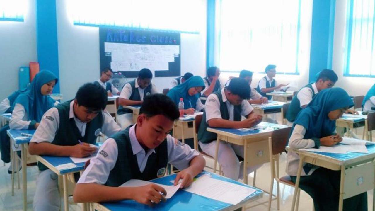 DKI Jalin Kerja Sama dengan SMA/SMK Swasta, Siapkan 6.909 Kursi Untuk yang Tak Lolos PPDB 2023 1 sma madani