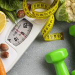 Jangan Asal Diet, Lakukan 5 Tips Diet ini Untuk Remaja 5 flay lay scale weights