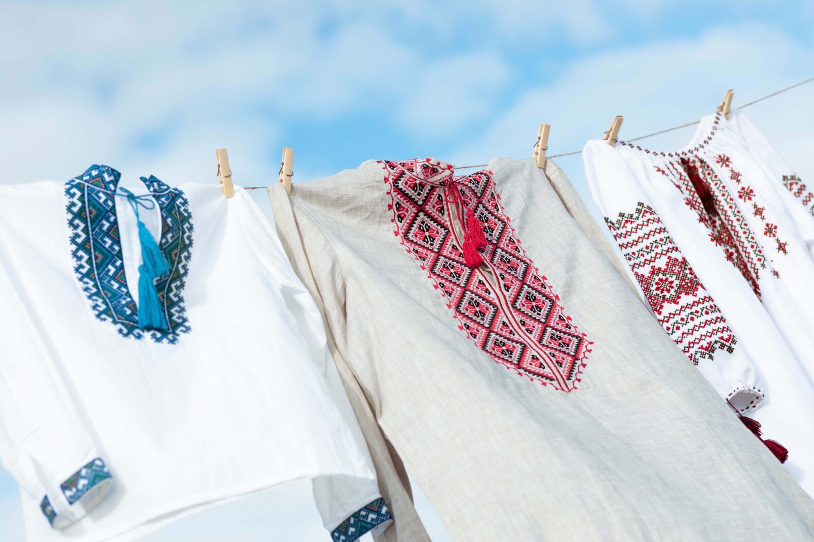 Jangan Salah! Ini Cara Jemur Pakaian yang Benar Agar Pakaian Tidak Mudah Rusak, Anak Kost Wajib Tahu 1 traditional embroidered shirts outdoors