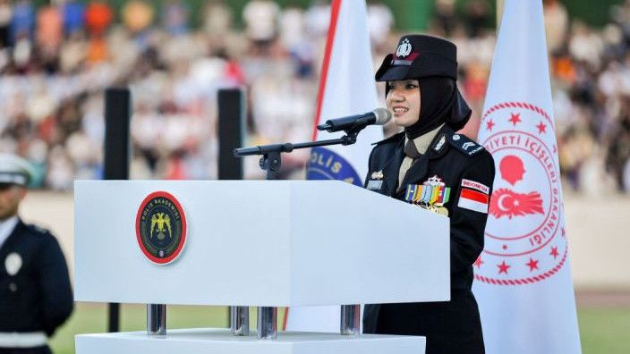 Briptu Tiara Nissa: Kisah Lulusan Berprestasi dari Akademi Polisi Turki 1 1