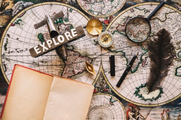 20230810060836 fpdl.in old tourist supplies near notepad 23 2147793452 large