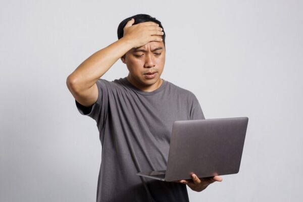 20230816075048 fpdl.in sad unhappy asian man get bad news from laptop 368093 1414 large