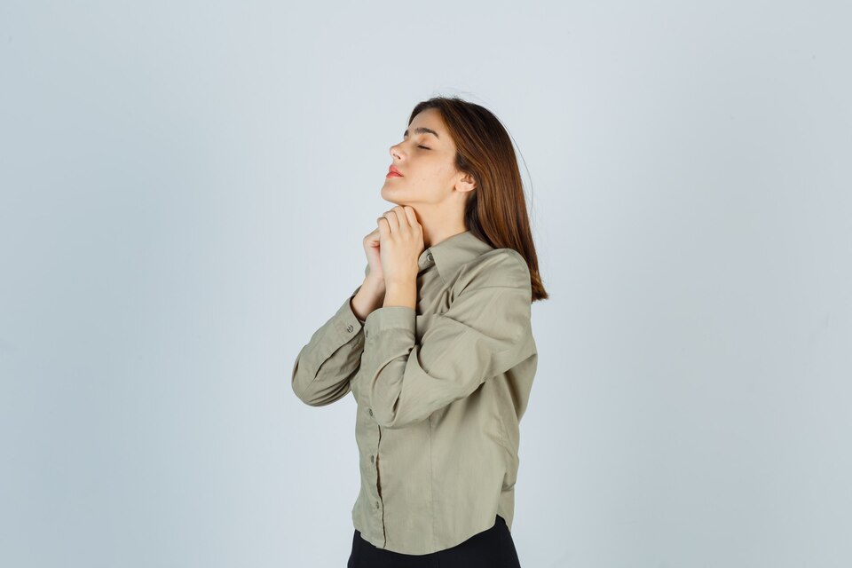 Inilah Kiat Bijak untuk Kesehatan Pernapasan Anda 1 20230823062512 fpdl.in cute young female clasping hands praying gesture shirt skirt looking hopeful 176474 91225 large