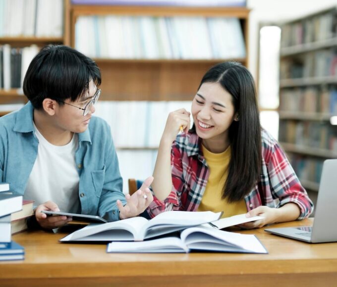 20230830045643 fpdl.in young students campus helps friend catching up learning 1421 8631 large